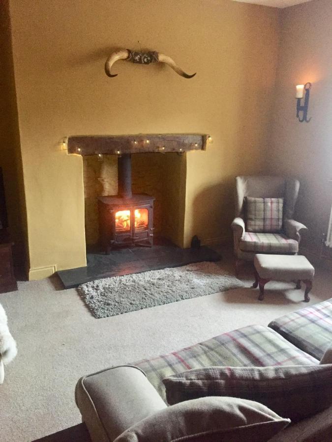 Efail Y Garn Bed & Breakfast Суонзи Екстериор снимка