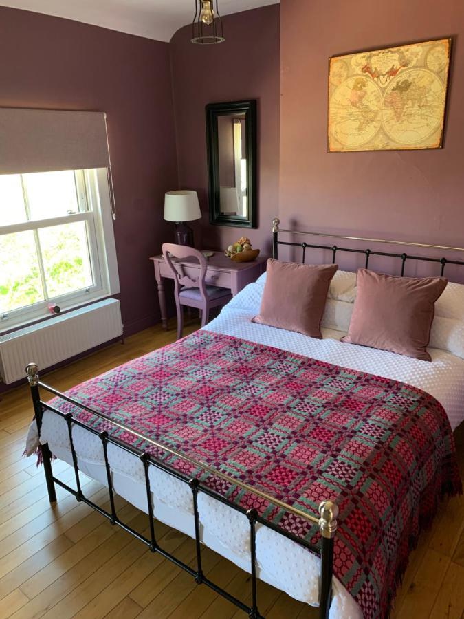 Efail Y Garn Bed & Breakfast Суонзи Екстериор снимка