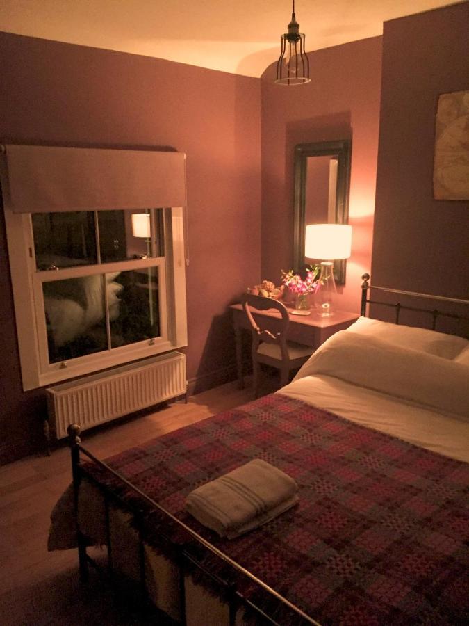 Efail Y Garn Bed & Breakfast Суонзи Екстериор снимка