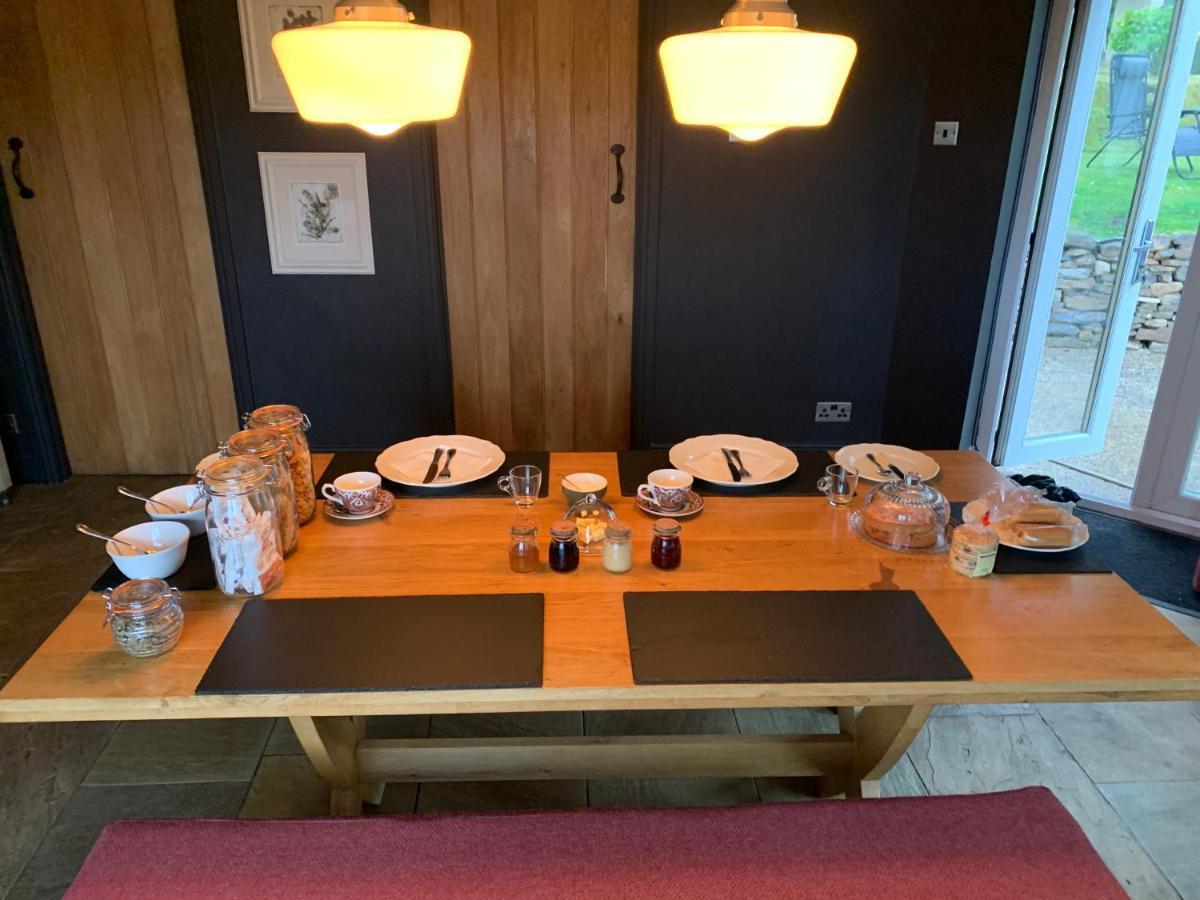 Efail Y Garn Bed & Breakfast Суонзи Екстериор снимка